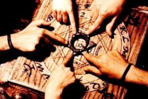 “LA OUIJA» (PRIMERA PARTE)